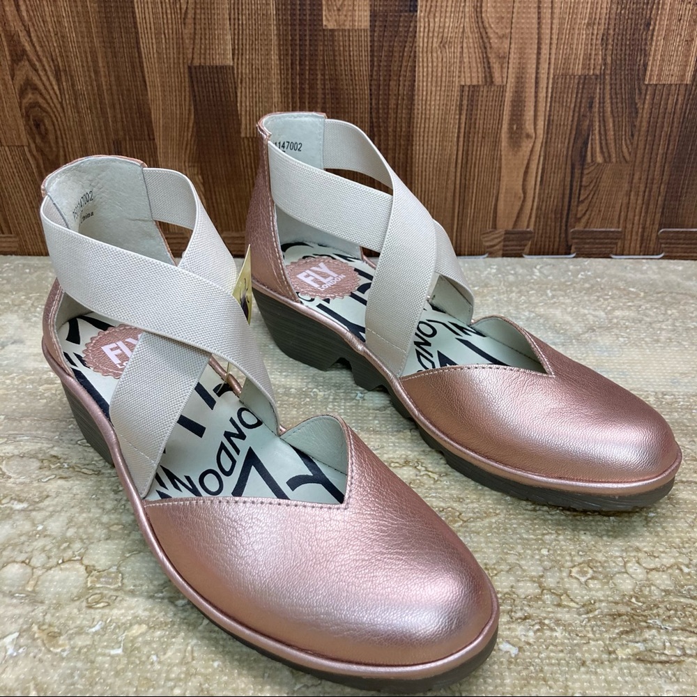 FLY LONDON Paco Wedge In Blush Gold Idra Leather
